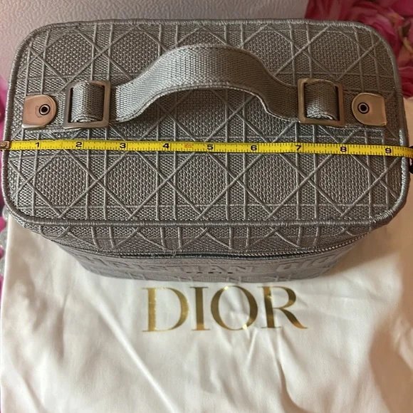 🩶🩶Dior Canvas Vanity with Lots of Pockets and Space-Brand New🩶🩶🩶 - Picture 14 of 16